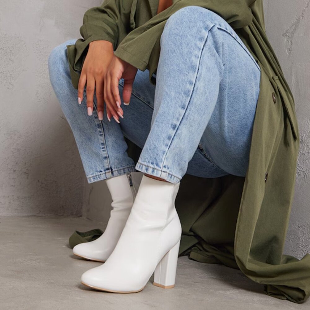 White Faux Leather Block Heel Ankle Boots - Retro vibes (size 8)